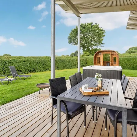 Lovely In Haderslev With Sauna בית נופש הדרסלב